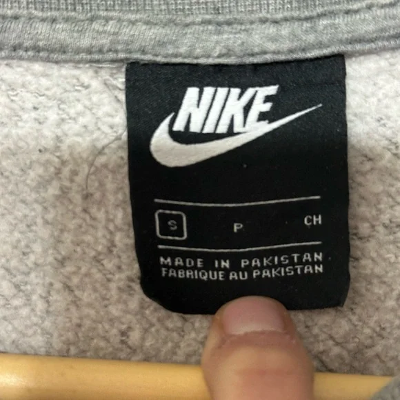 Nike Cropped Oversized Crewneck - Picture 3 of 7